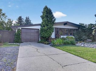 1042 Parker Dr, Strathcona County, AB T8A1C6