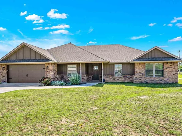 5907 NE Cornwallis Dr, Elgin, OK 73538