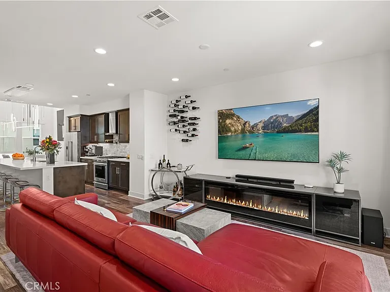 1651 Topanga — Photo 11