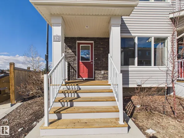 2121 Haddow Dr NW #32, Edmonton, AB T6R 0W6