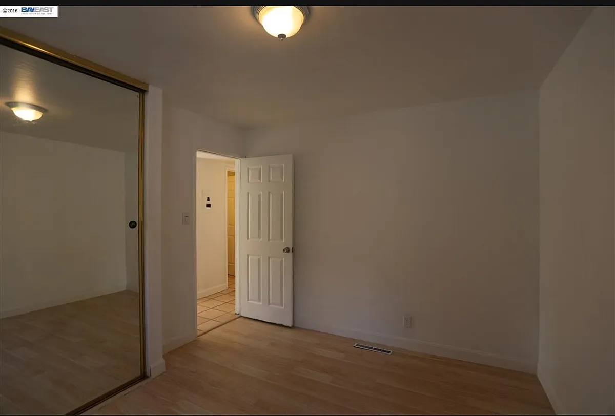 Building Photo - 16770 Los Banos St