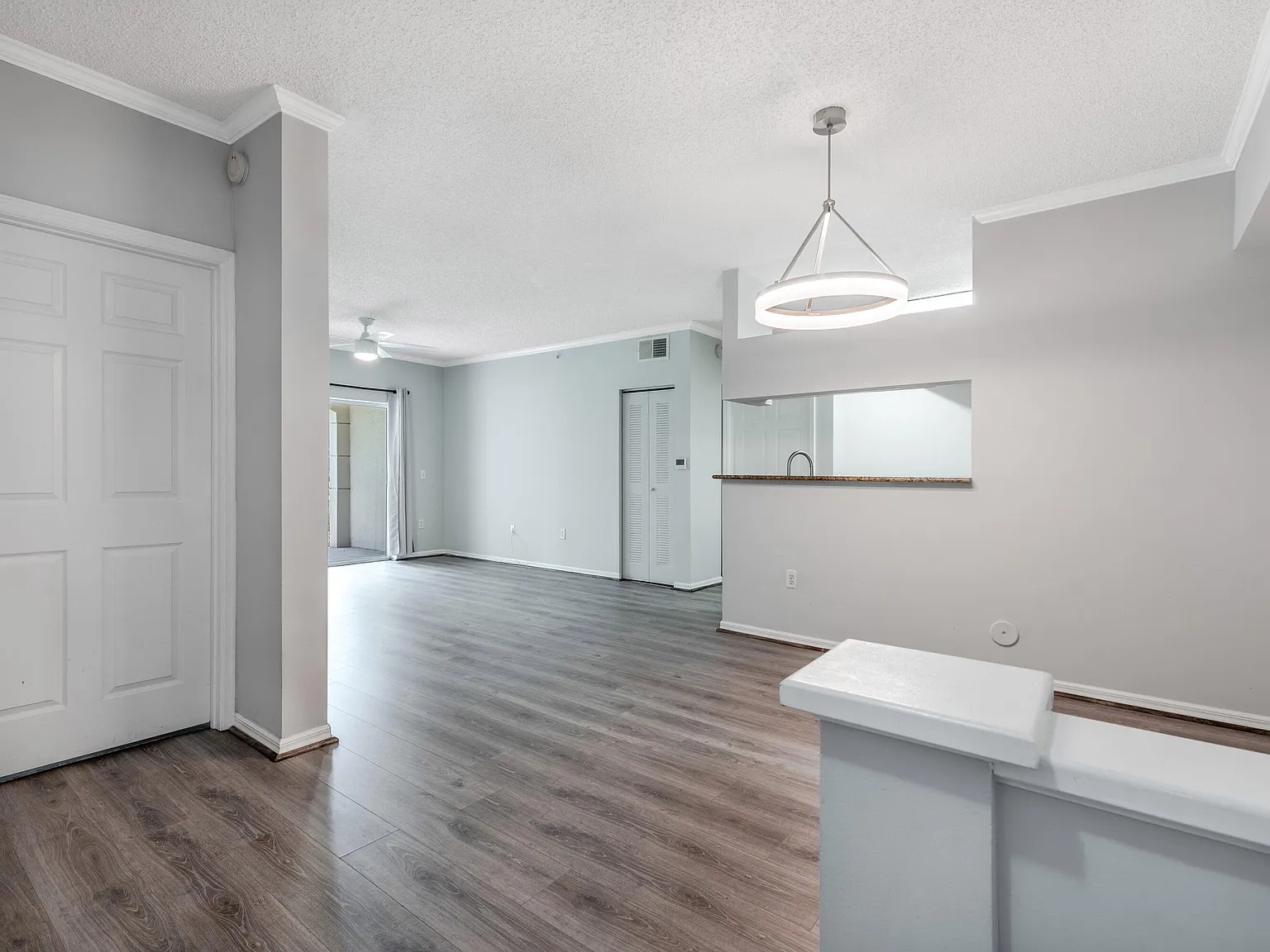 2 bed, 2.0 bath, 1137 sqft, $2,500 — Photo 2