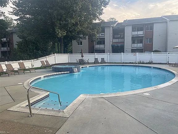 5th image of 12834 Daybreak Cir