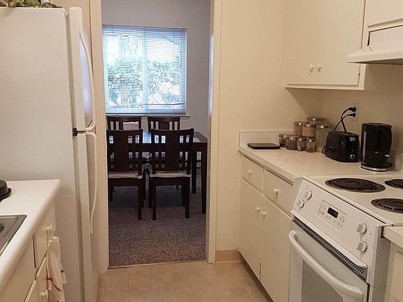 5th image of 510 Oak Grove Ave APT A