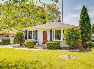 4017 W Calumet Rd, Milwaukee, WI 53209