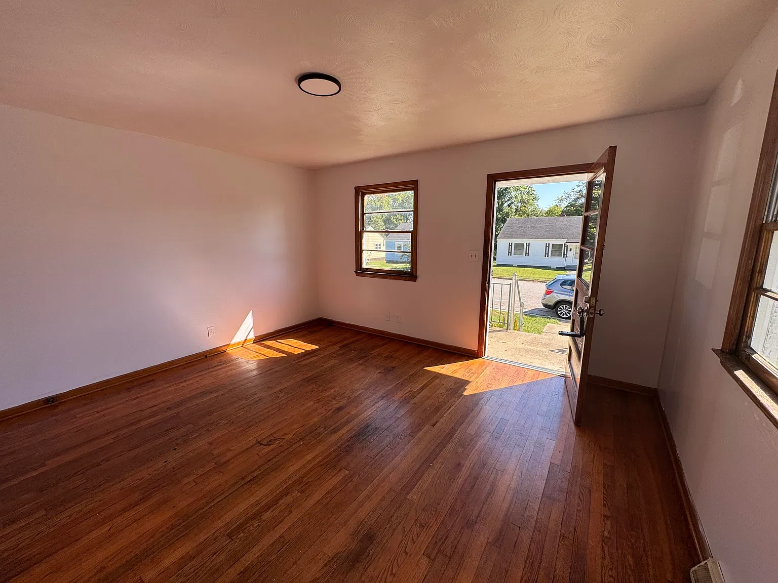 2 bed, 1.0 bath, 780 sqft, $793 — Photo 3