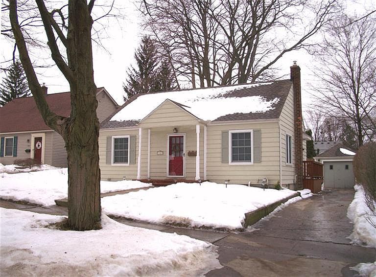 1st image of 1302 Prescott Ave