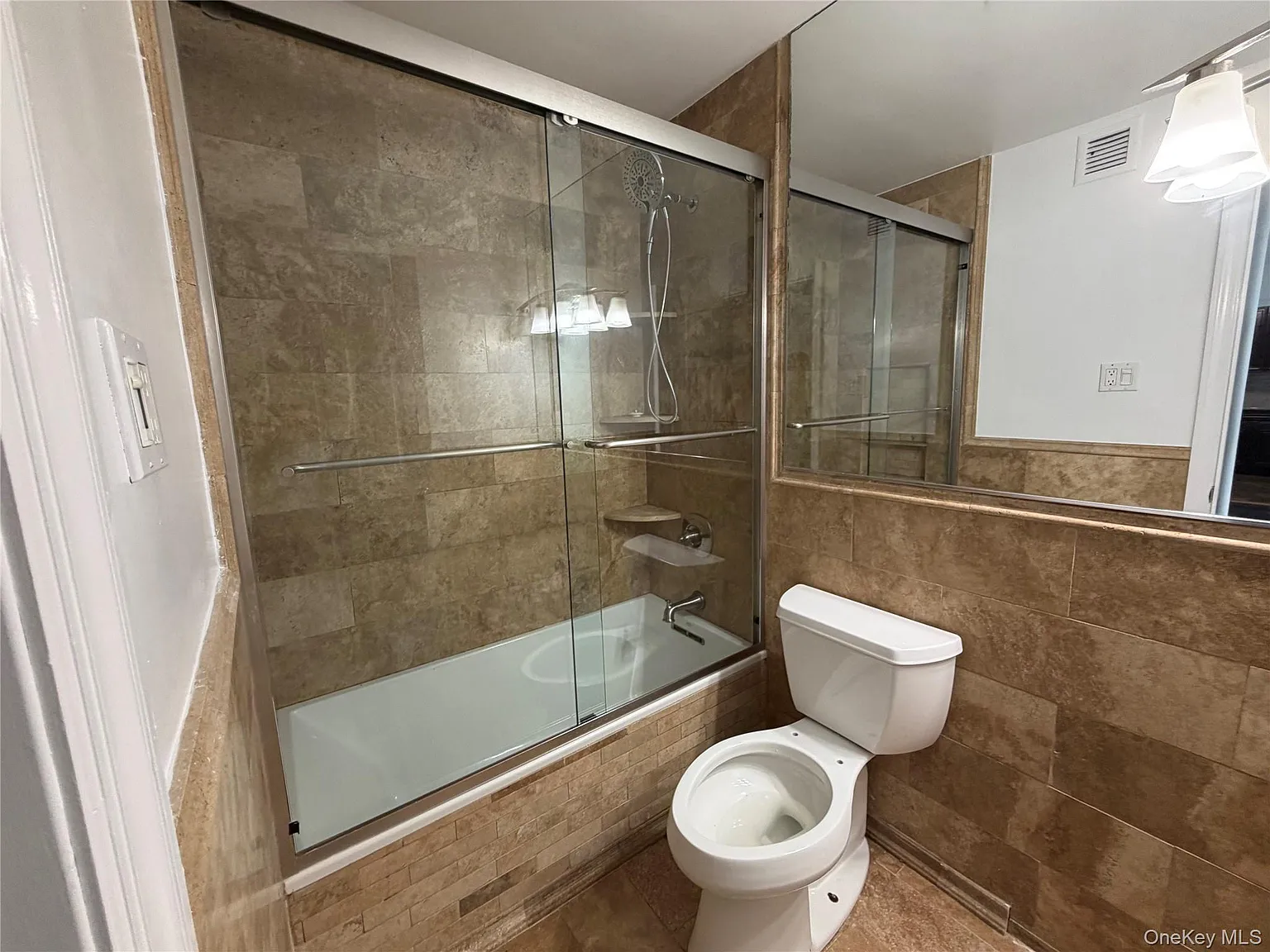 1 bed, 1.0 bath, 774 sqft, $3,100 — Photo 1