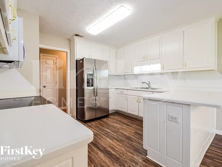 250 Berkshire Dr — Photo 6