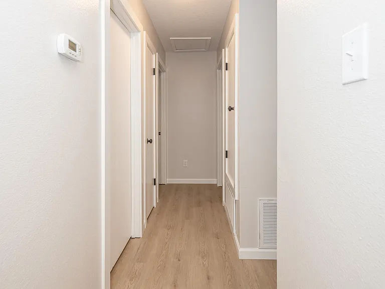 106 Booth Cir — Photo 23