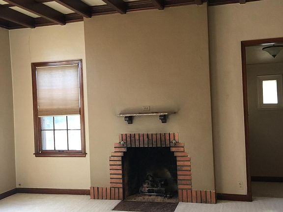 Living room with many windows