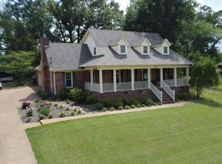 1065 Cooper Dr, Dyersburg, TN 38024
