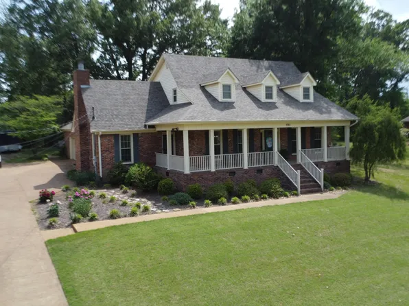 1065 Cooper Dr, Dyersburg, TN 38024