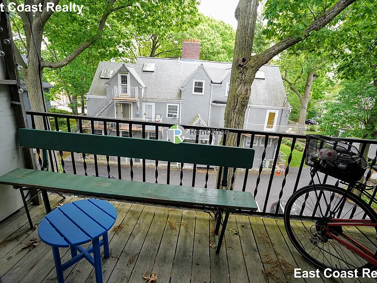 127 Sutherland Rd #C — Photo 16