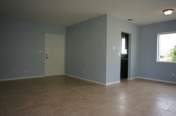 Building Photo 4
