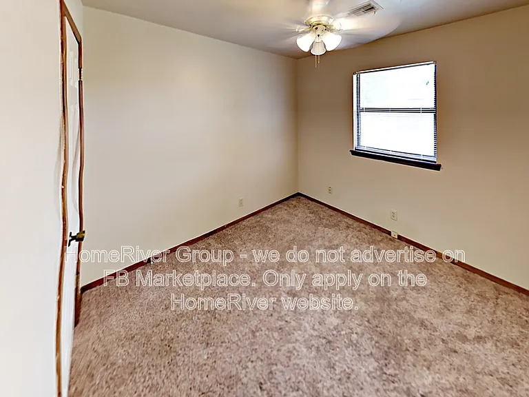 660 W Forster Dr — Photo 12