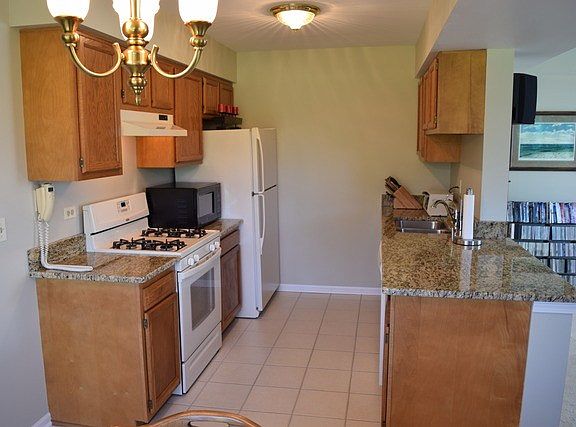 3rd image of 250 E Shagbark Ln