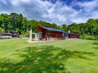 10 Barkers Creek Ln, Rabun Gap, GA 30568