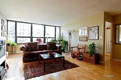 3rd image of 5100 N Marine Dr APT 4E