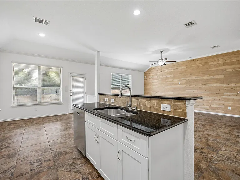 Maiden Grass Dr — Photo 16
