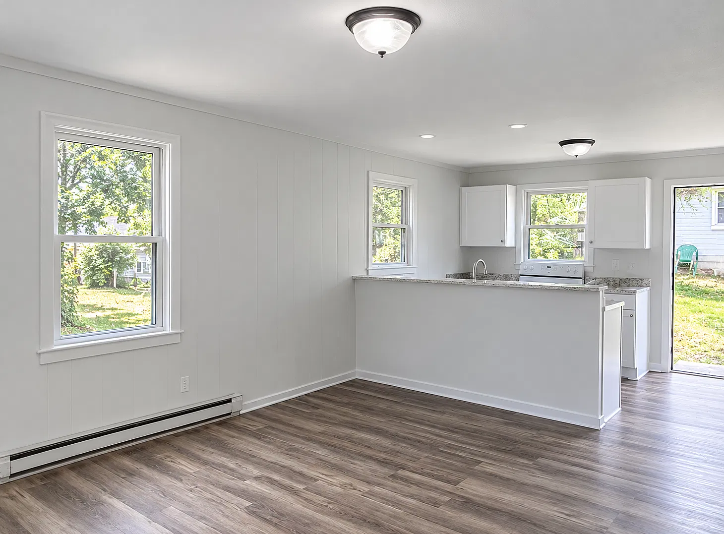 2 bed, 700 sqft, $1,400 — Photo 2