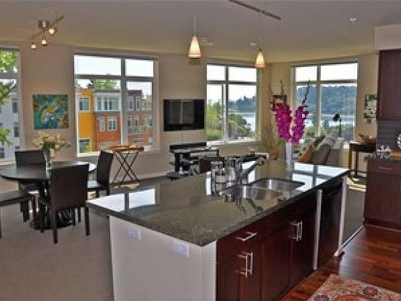 5th image of 190 Harbor Sq Loop NE Unit C325