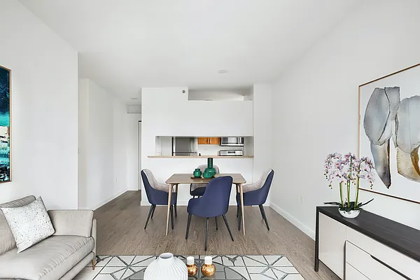 Rented by Compass | media 19