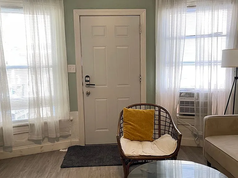 2816 Cottage Grove Ave — Photo 11