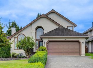 19088 63b Ave, Surrey, BC V3S8G5