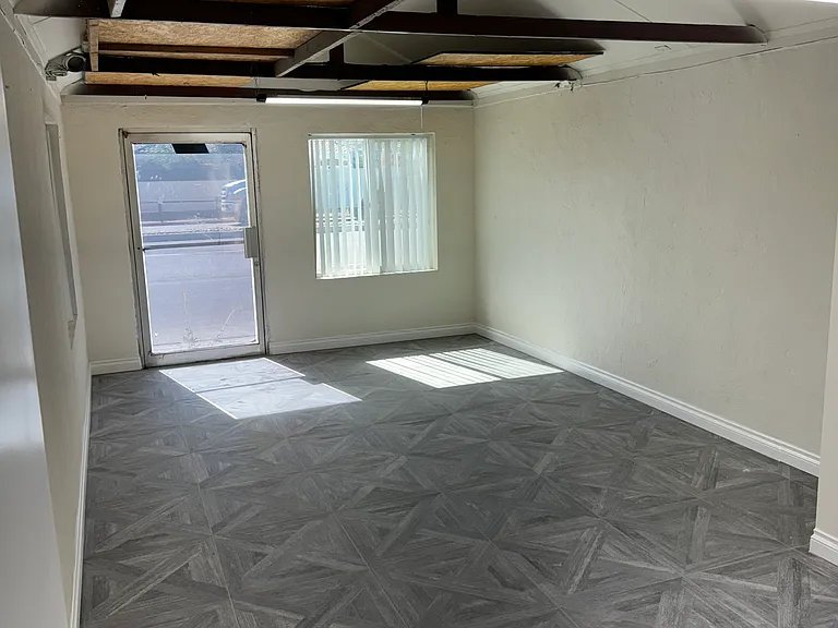 5030 Etiwanda Ave — Photo 12