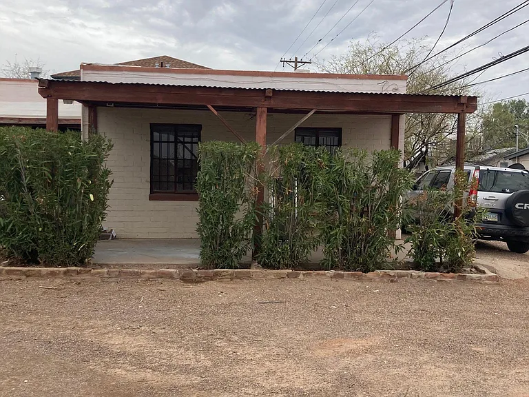 410 E Adams St #R — Photo 5