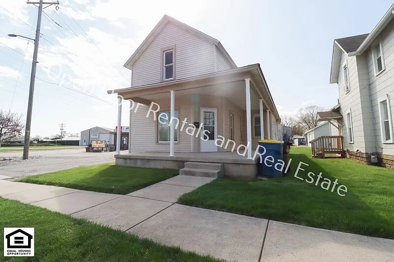 1327 S Cedar St