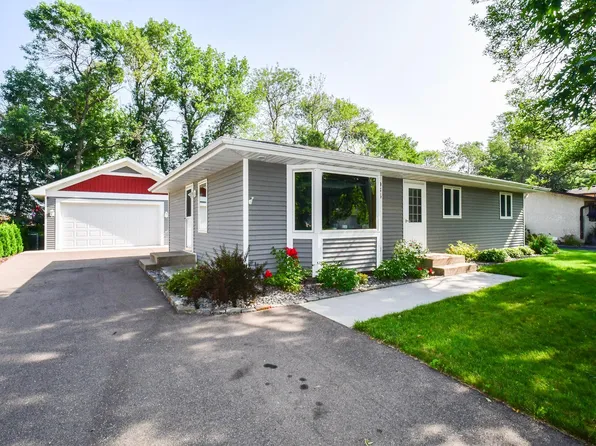 936 14th St W, Hastings, MN 55033