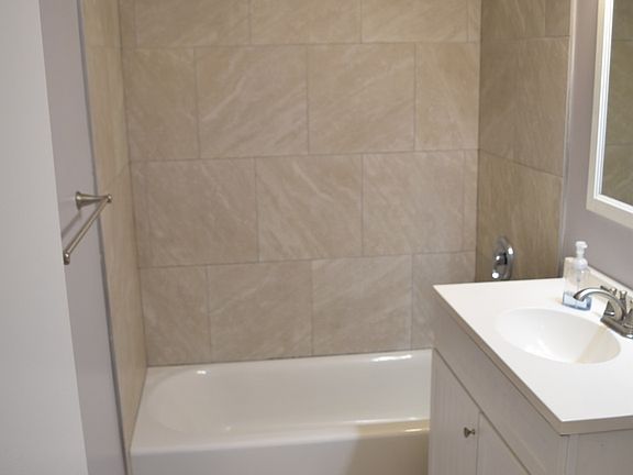 5th image of 711 E Falcon Dr Unit 205