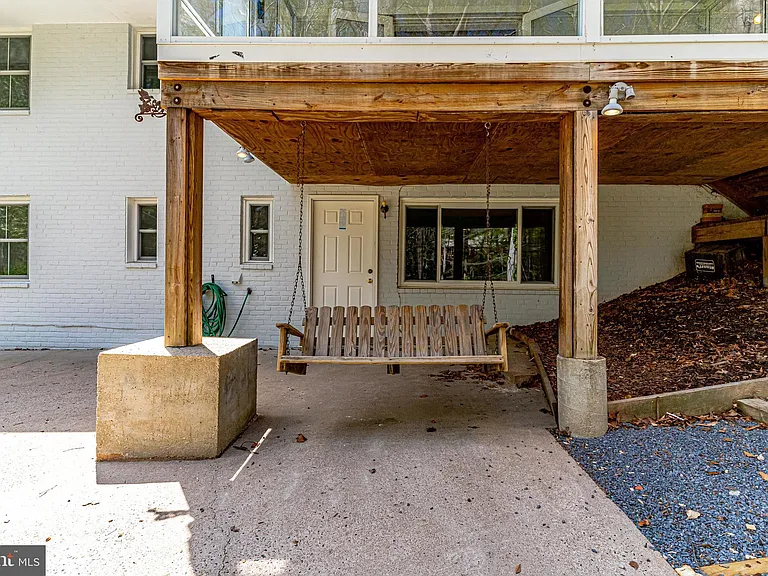 7430 Hastings St — Photo 67