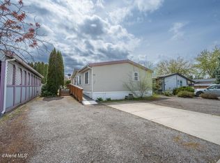 2082 W Yorkshire Ave, Coeur D Alene, ID 83815
