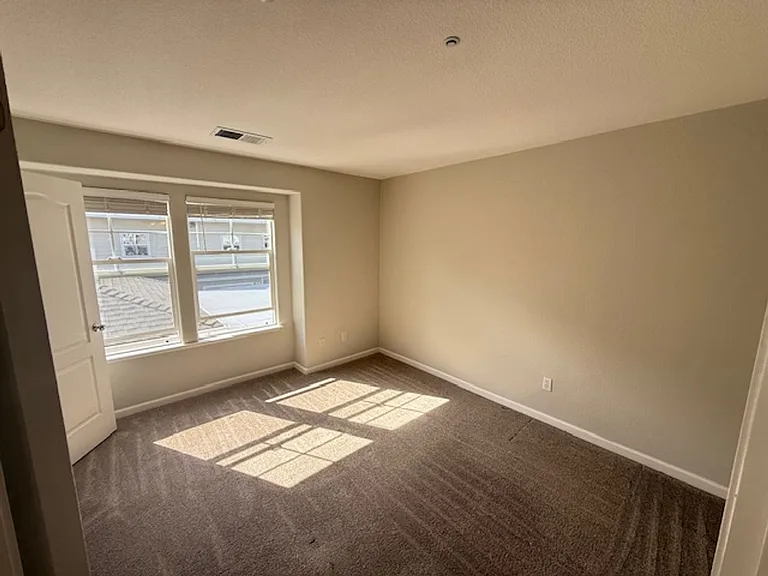 9 Ashford Pl — Photo 20