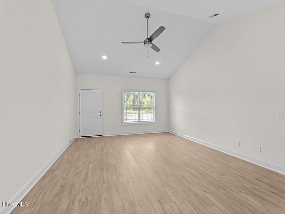 5th image of 2604 Nexus Drive #B