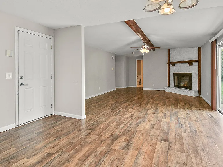 2626 W Hanover Dr — Photo 10