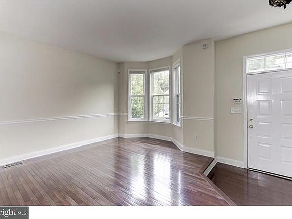 4th image of 3141 Woods Edge Dr