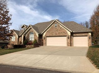 59 Winchester Dr, Monett, MO 65708