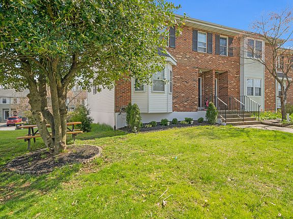 4th image of 126 E Green Valley Cir