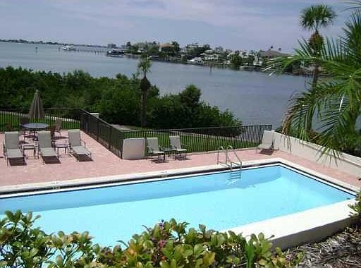 2nd image of 6 Belleview Blvd APT 106