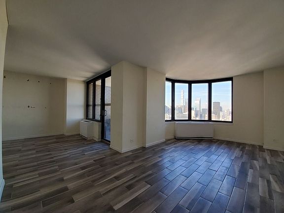 4th image of 330 E 38th St APT 55I