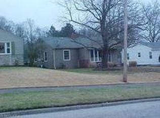 2400 Dogwood Dr, Youngstown, OH