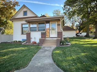 606 E 14th St, Crete, NE 68333