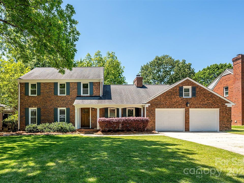 1st image of 305 Port Royal Dr