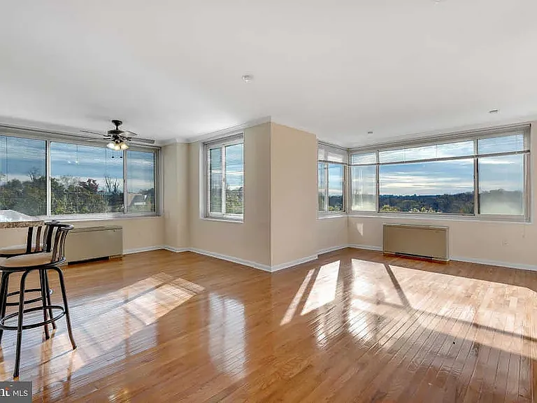4000 Tunlaw Rd NW #1111 — Photo 1