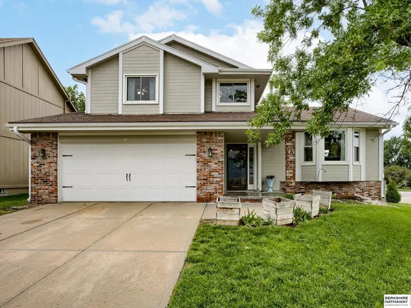 810 N 155th Ave, Omaha, NE 68154