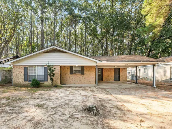 5709 Chaucer Ln, Little Rock, AR 72209